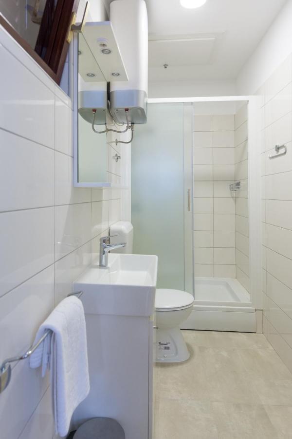 Apartments By The Sea Kastel Stari, Kastela - 15894 Luaran gambar